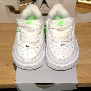 Nike Kids White and Neon Green Sneakers